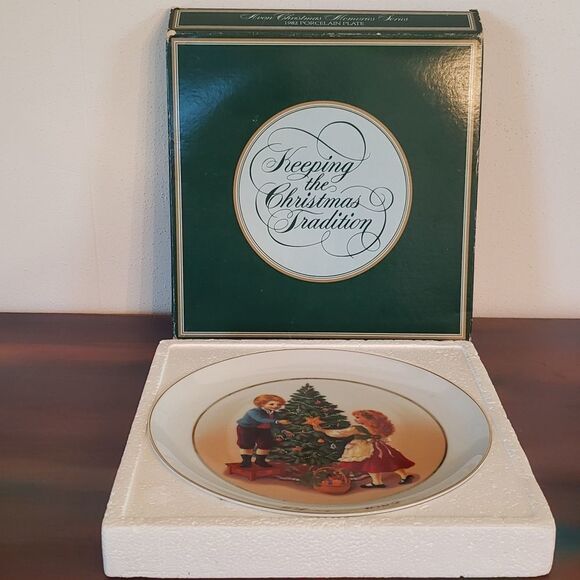 Vtg Avon Second Edition 1982 Christmas Memories Keeping the Christmas Tradition - Picture 2 of 13